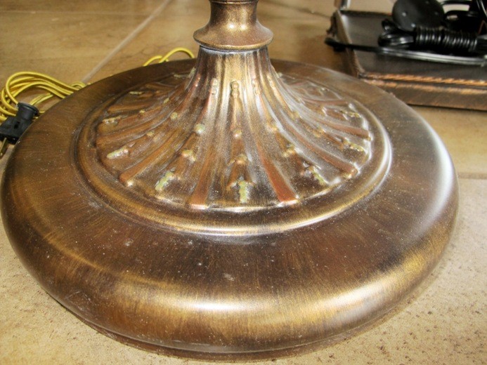 Floor lamp base