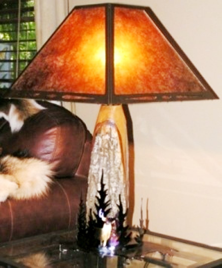Wood Lamp Mica Shade w/Wildlife Decor 27"H